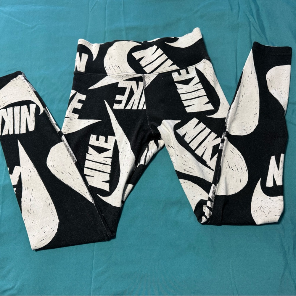 NIKE Fleece Leggings All over Logo Womens Size Medium Black and Gray